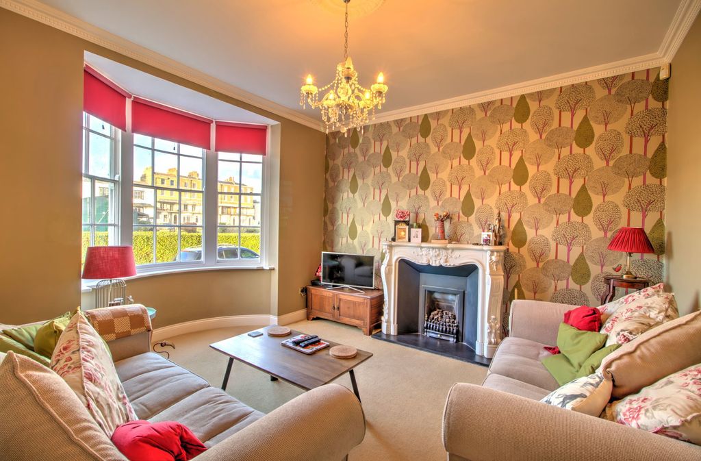 Property photo 2 of 23