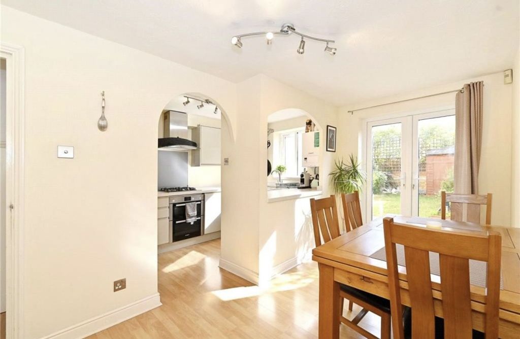 Property photo 2 of 11