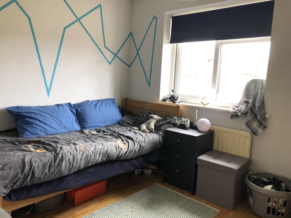 Property photo 2 of 9 Bedroom