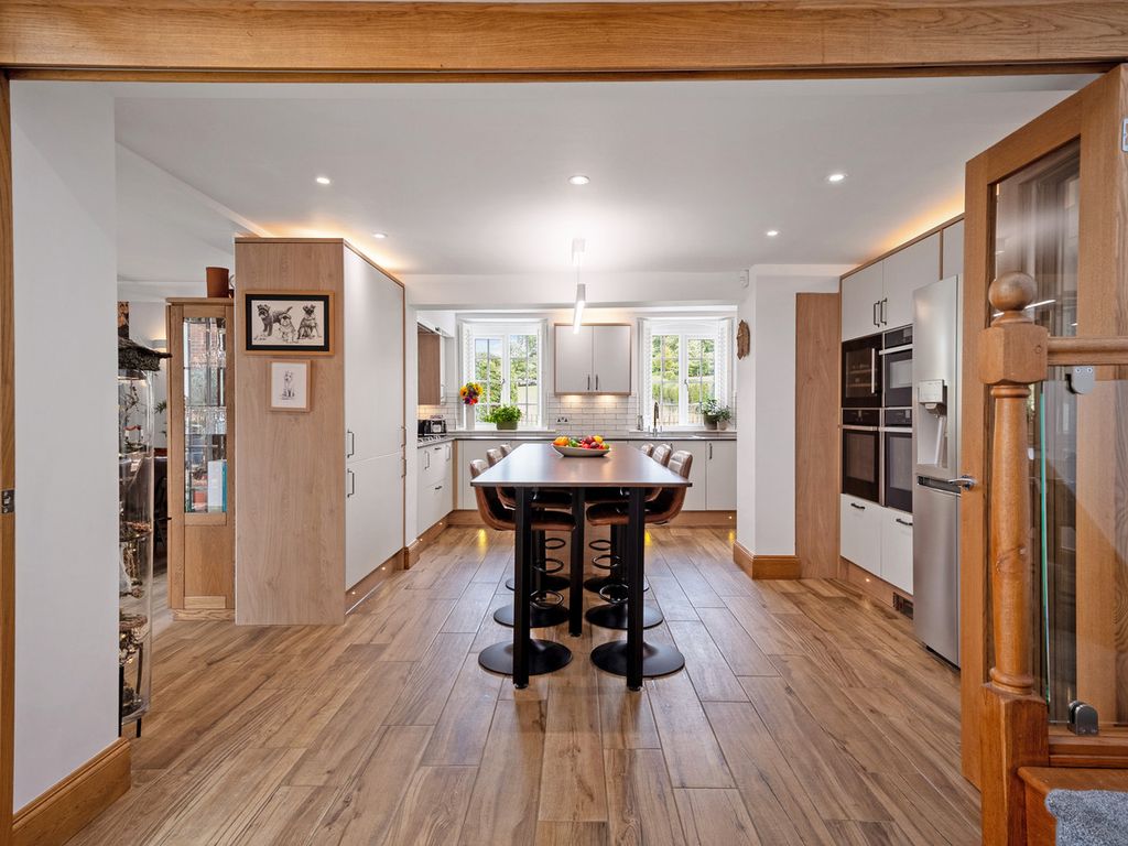 Property photo 3 of 35