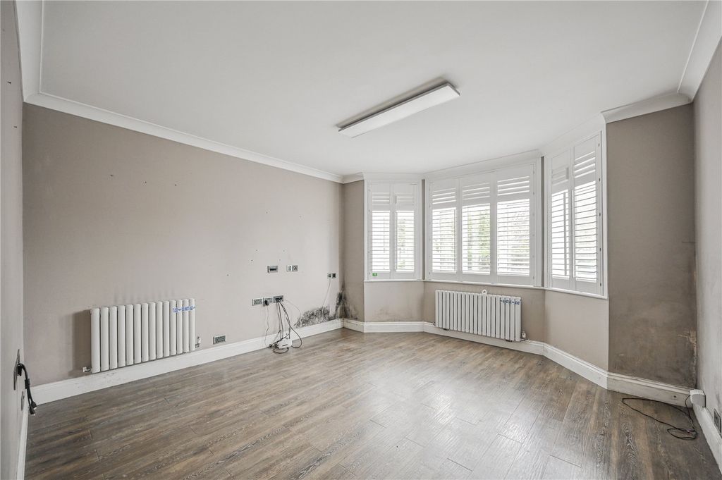 Property photo 2 of 12 Picture No. 14