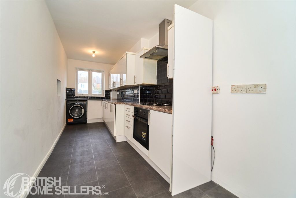 Property photo 3 of 21 Picture No. 11