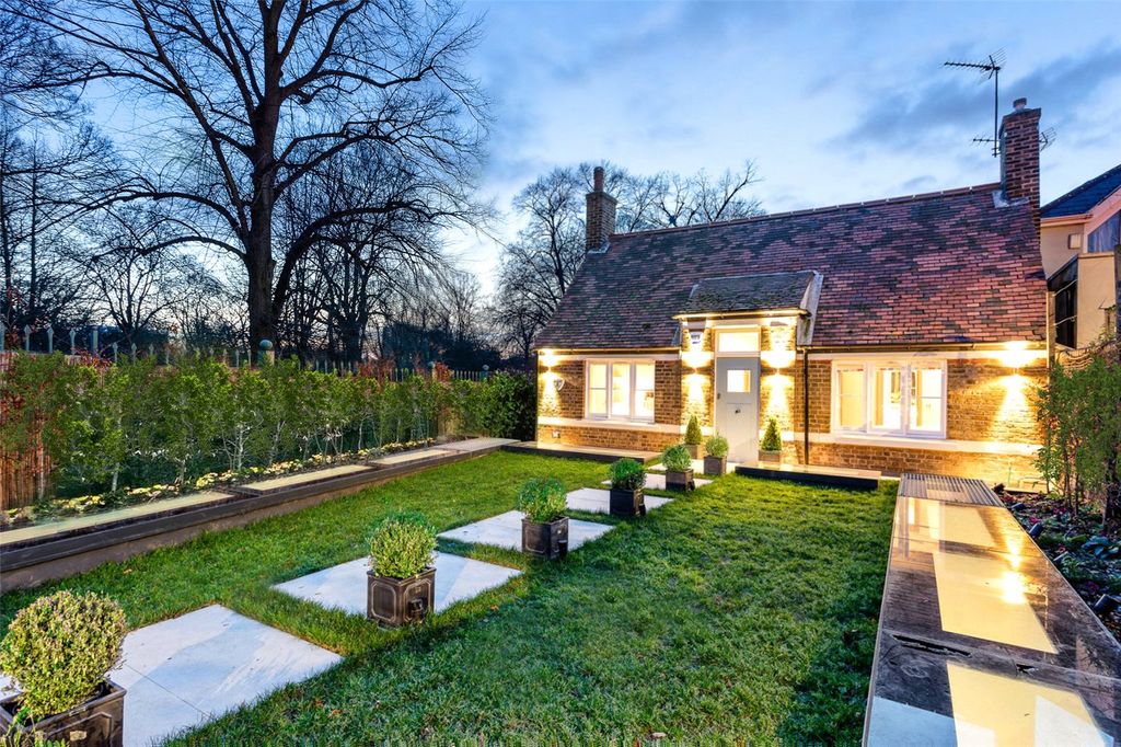 Property photo 1 of 19 External