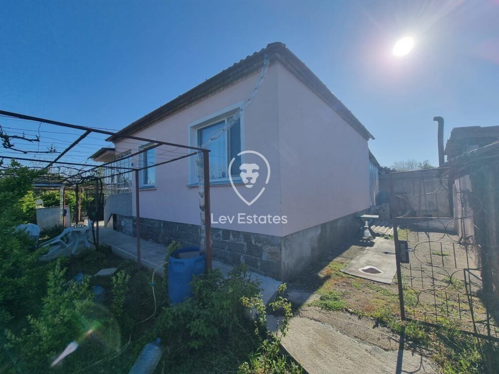 Property photo 3 of 20