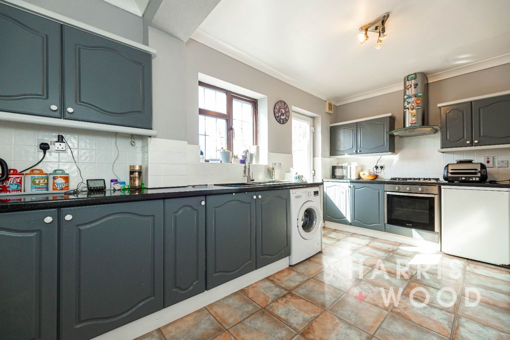 Property photo 2 of 33 4061122