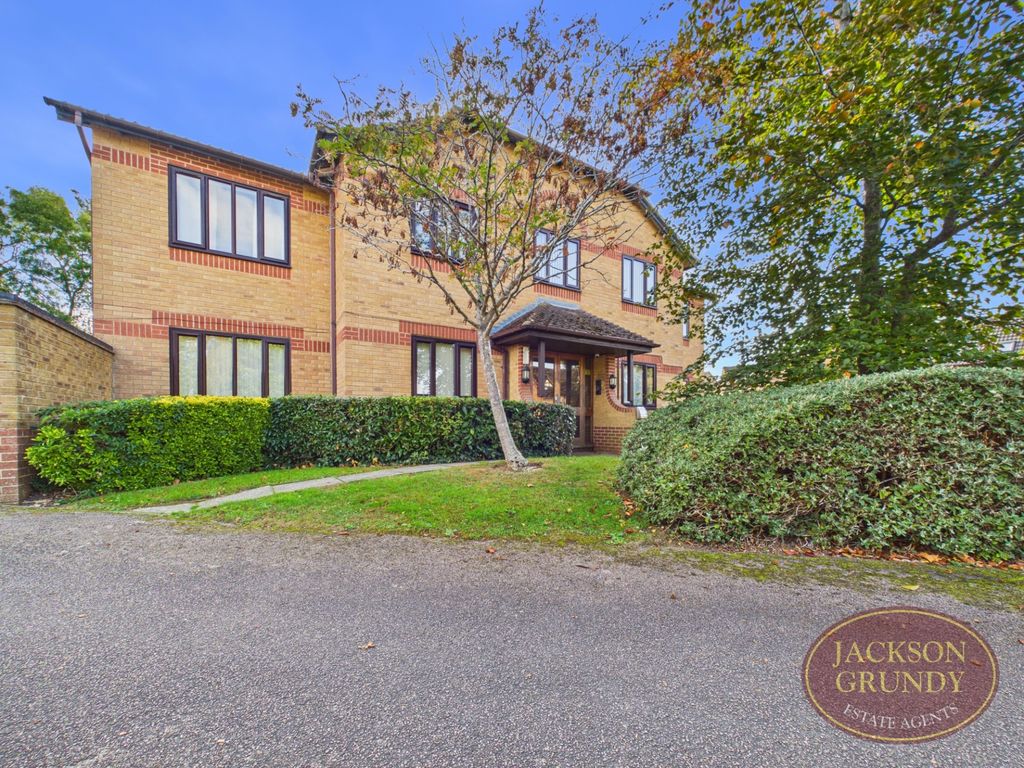 Property photo 1 of 7 Bordeaux Close