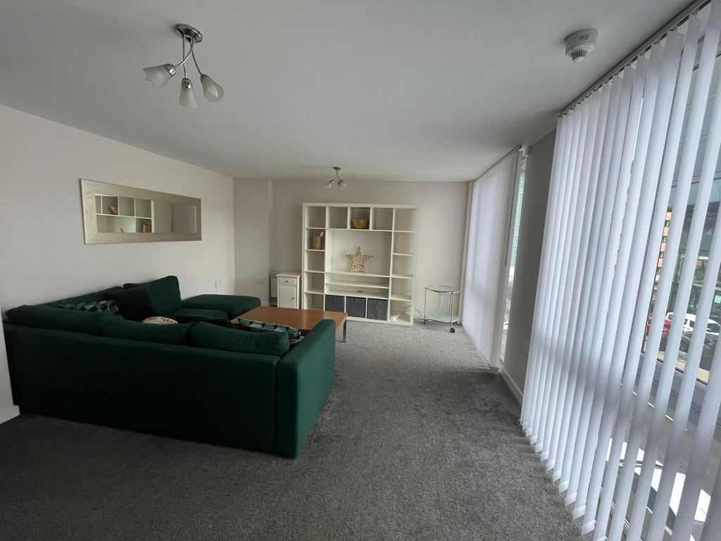 Property photo 1 of 10 Lounge