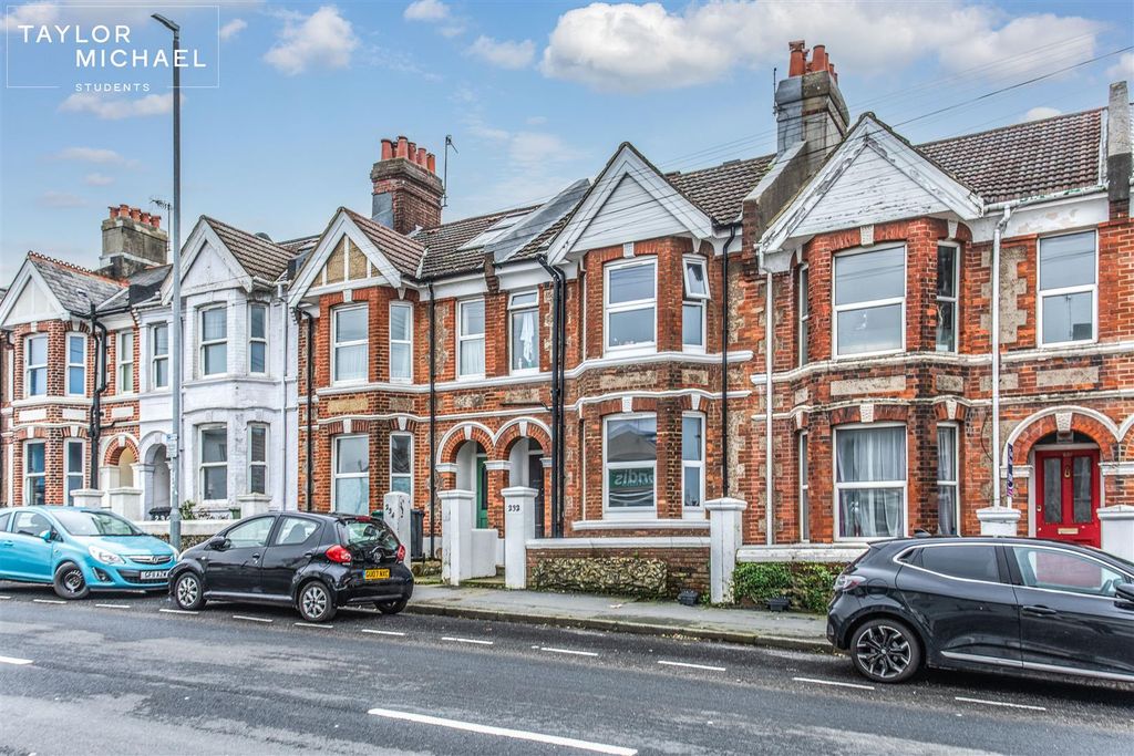 Property photo 2 of 4 Front