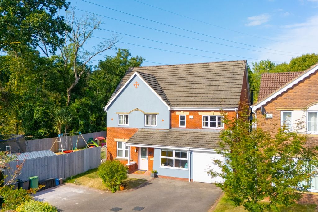Property photo 1 of 67 Award-Winning Media Team On Every Listing_66