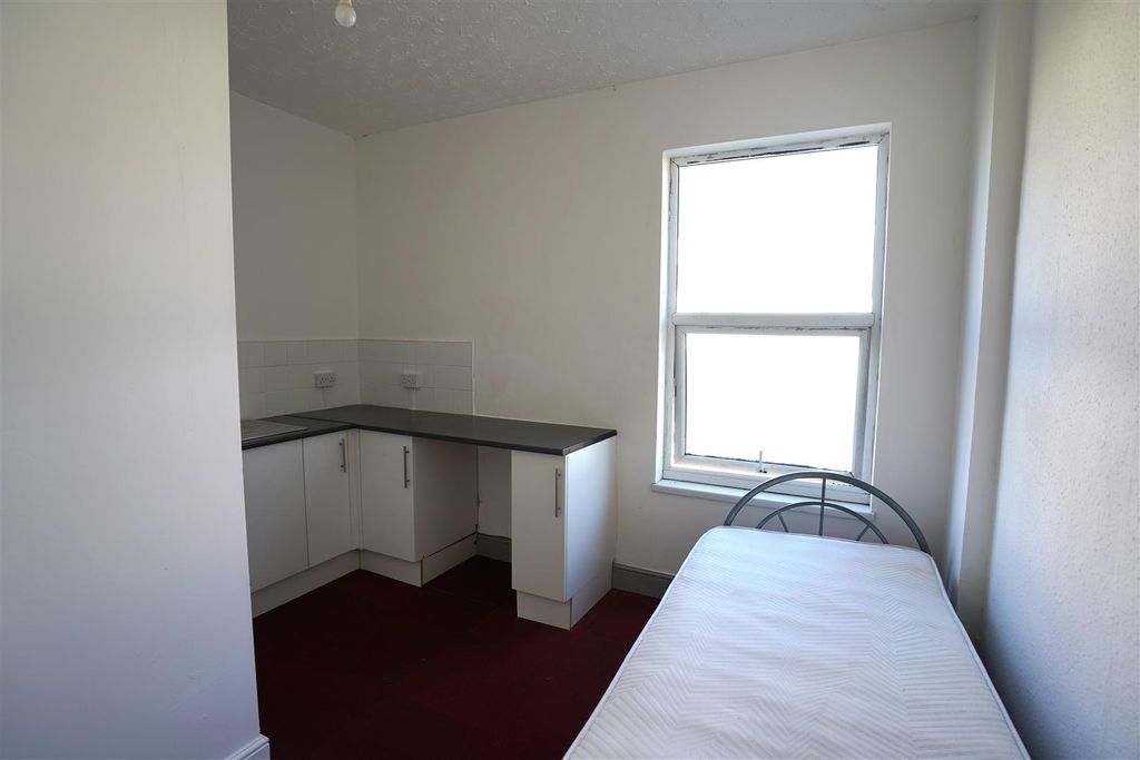 Property photo 2 of 6 Dsc00432-Modified.Jpg