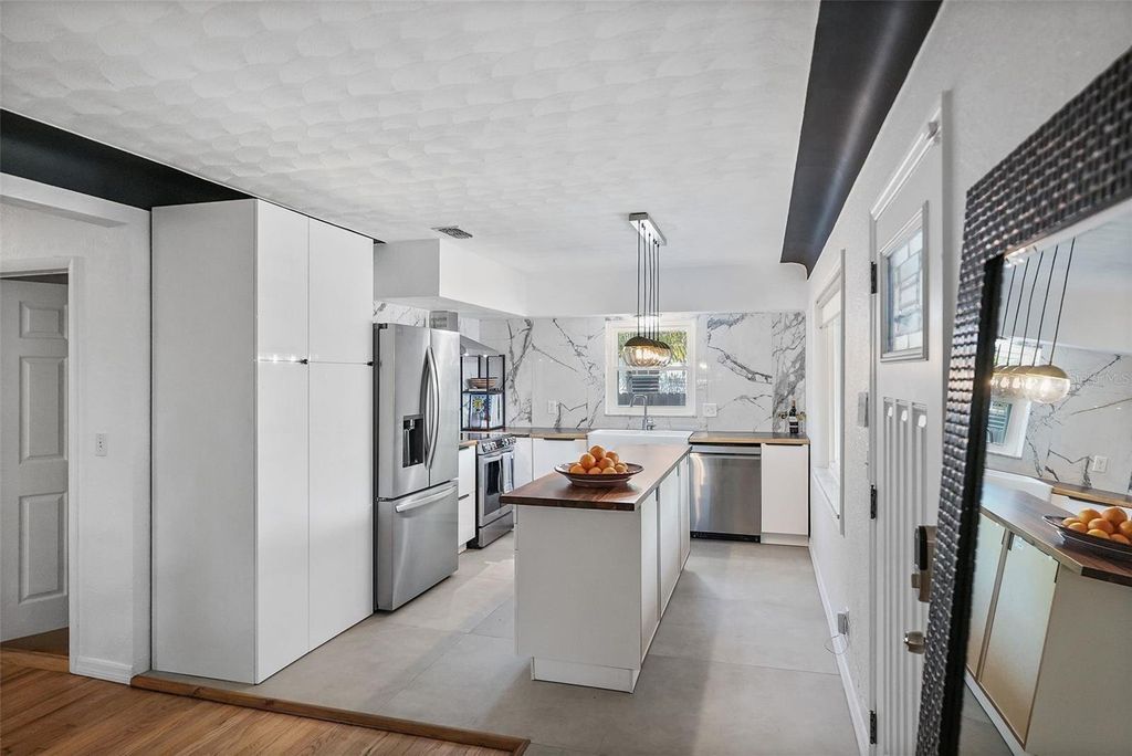 Property photo 2 of 2 <Alttext/>