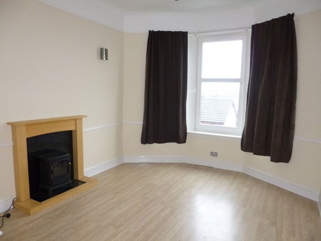 Property photo 2 of 8