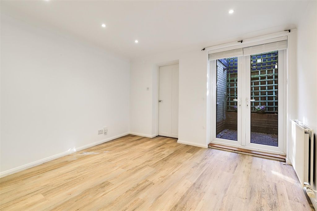 Property photo 2 of 15 Img (11).Jpg