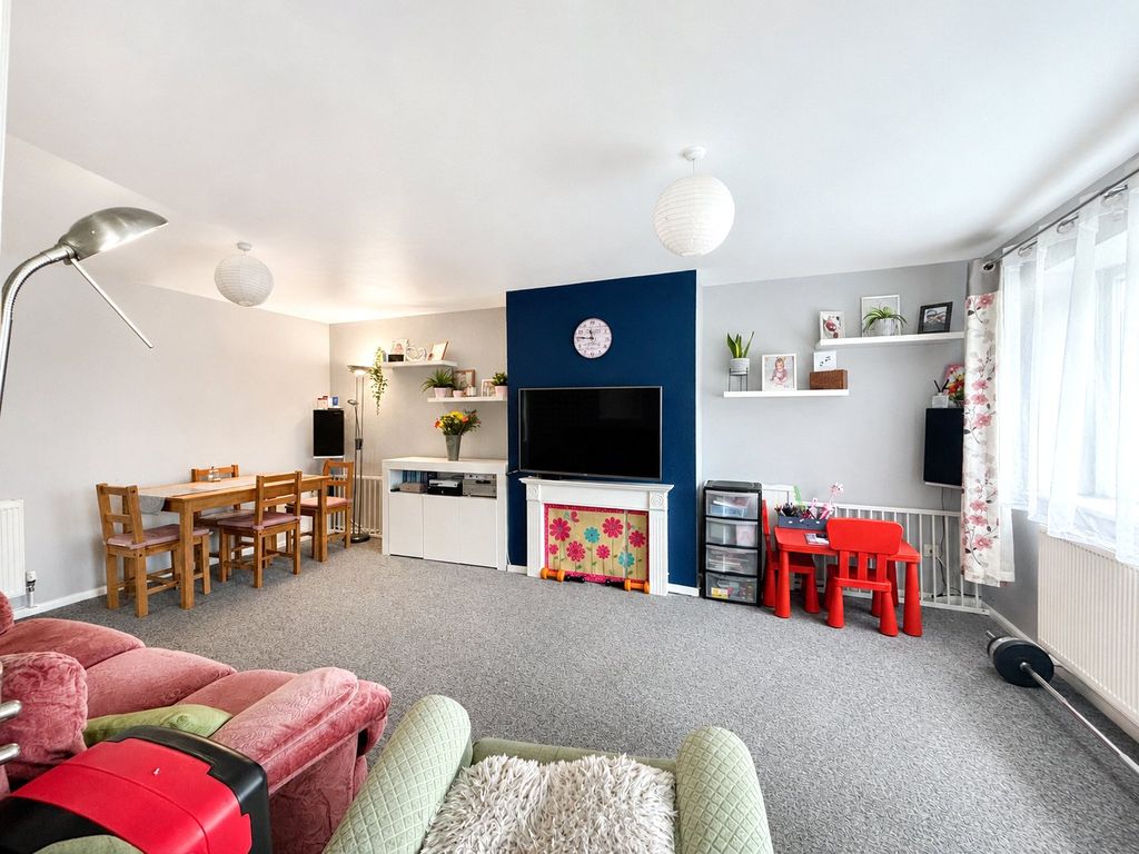 Property photo 3 of 11 3 - Picture No. 03