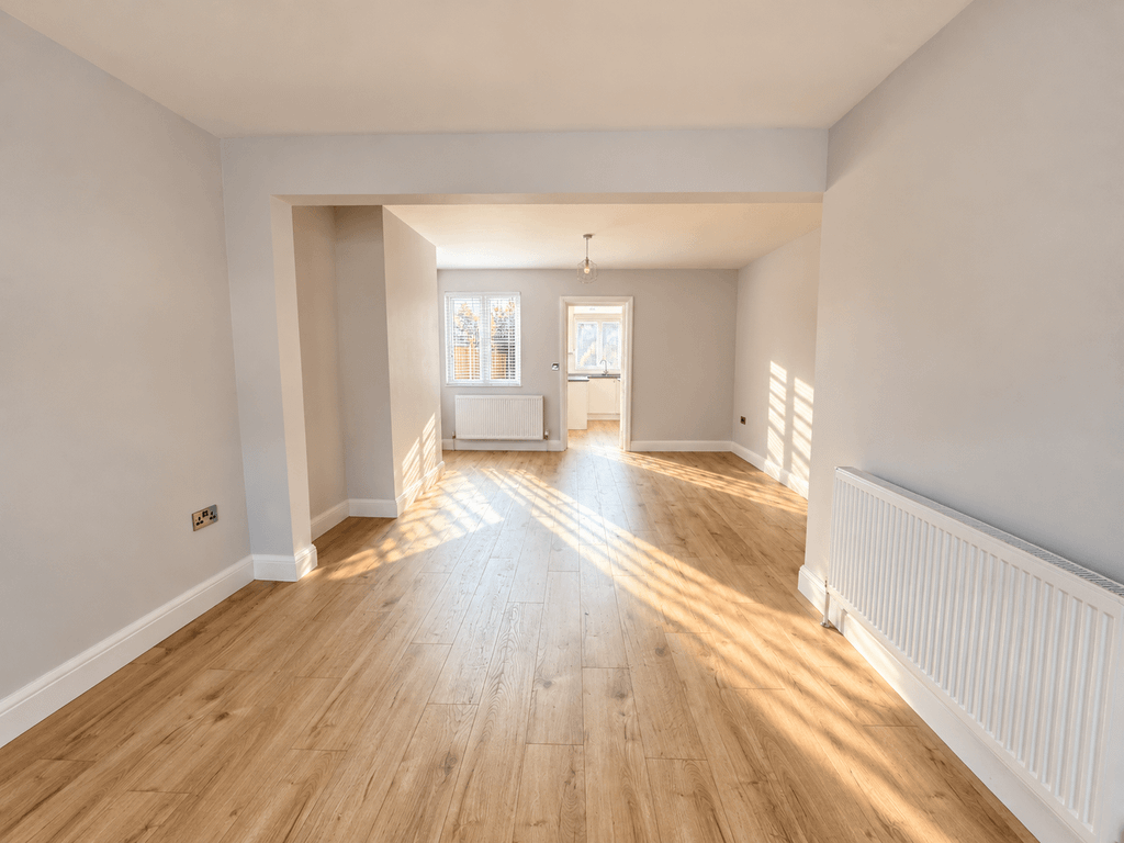 Property photo 3 of 11 Gallery