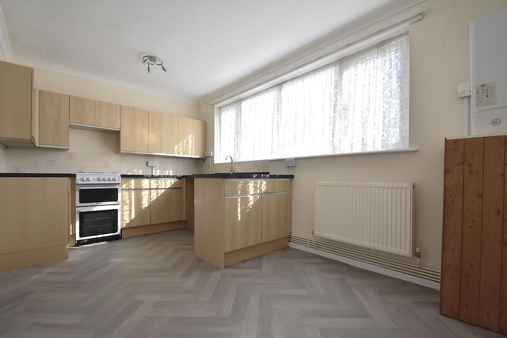 Property photo 2 of 5 Kitchen