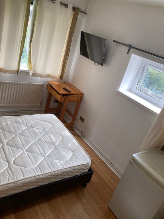 Property photo 1 of 3