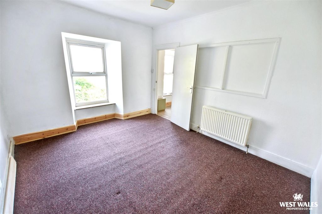 Property photo 3 of 11 5 (13).Jpg