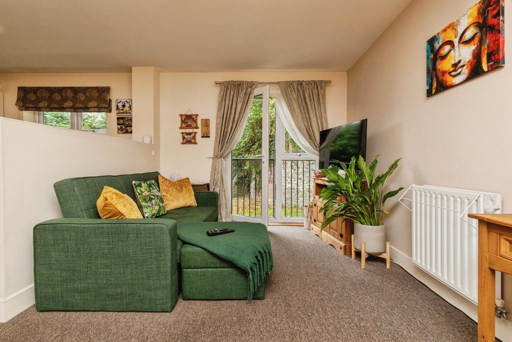 Property photo 3 of 12 Photo