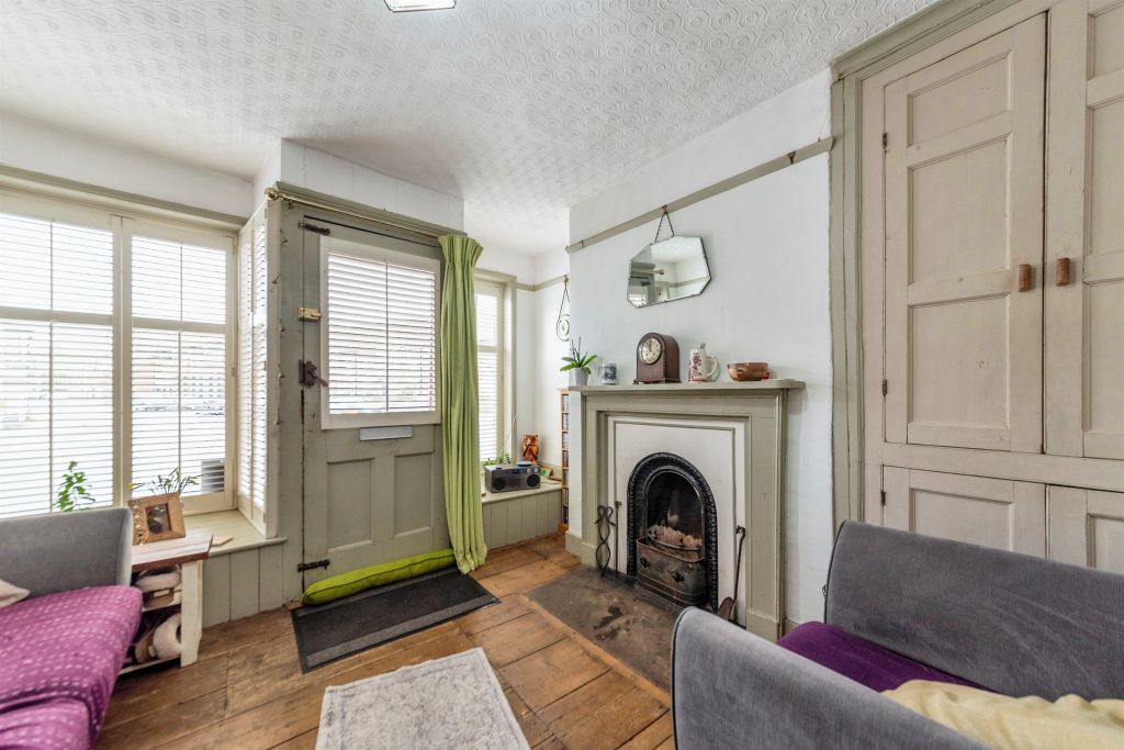 Property photo 2 of 17