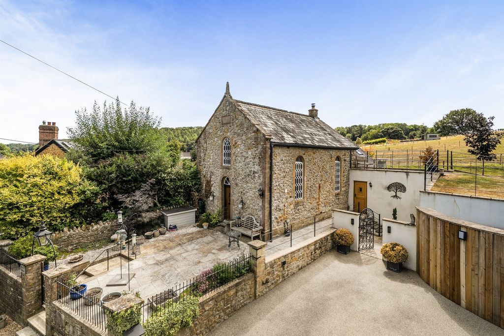 Property photo 1 of 18