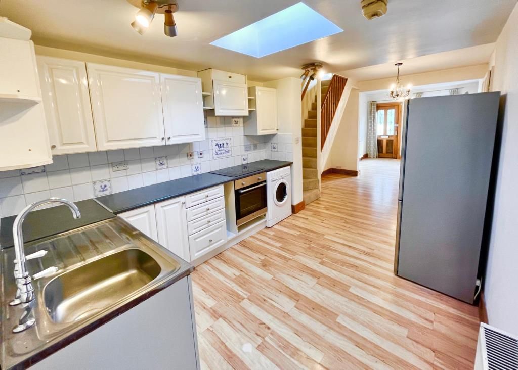 Property photo 1 of 11 Kitchen