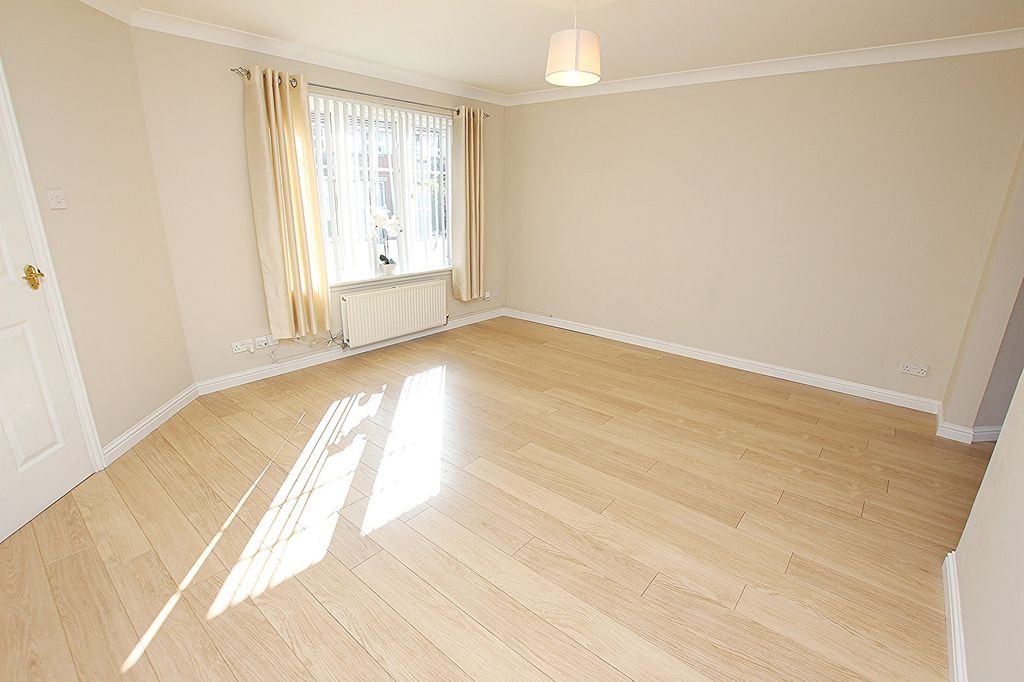 Property photo 2 of 20 Lounge