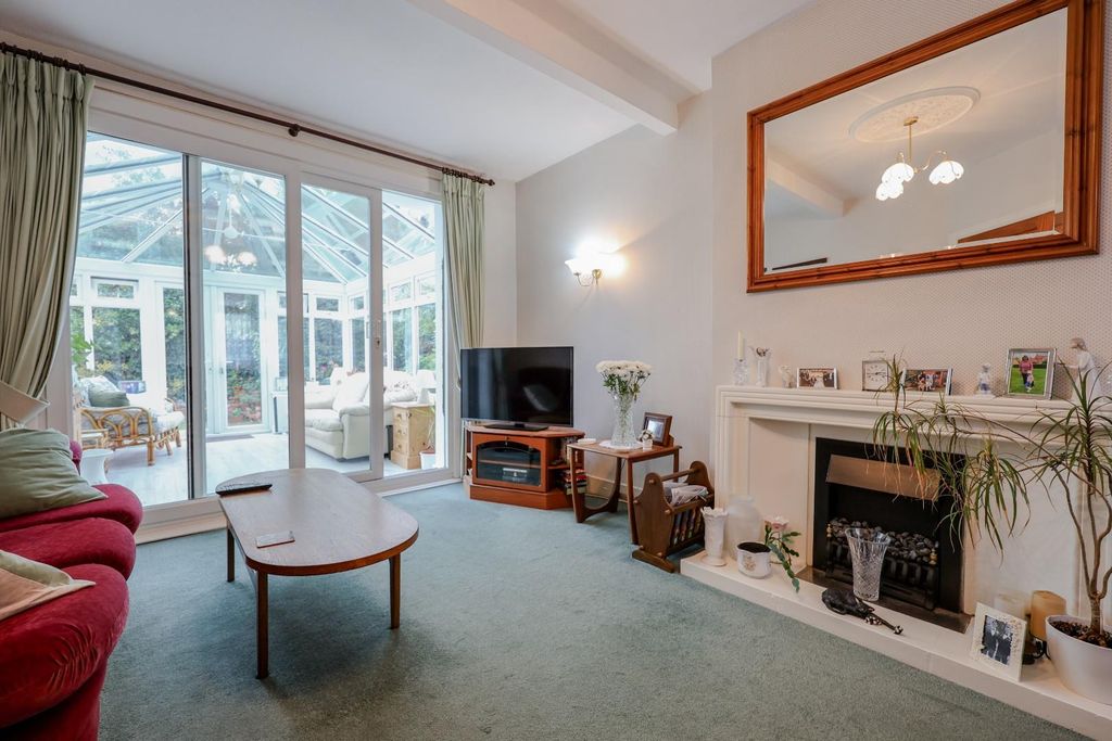 Property photo 2 of 23