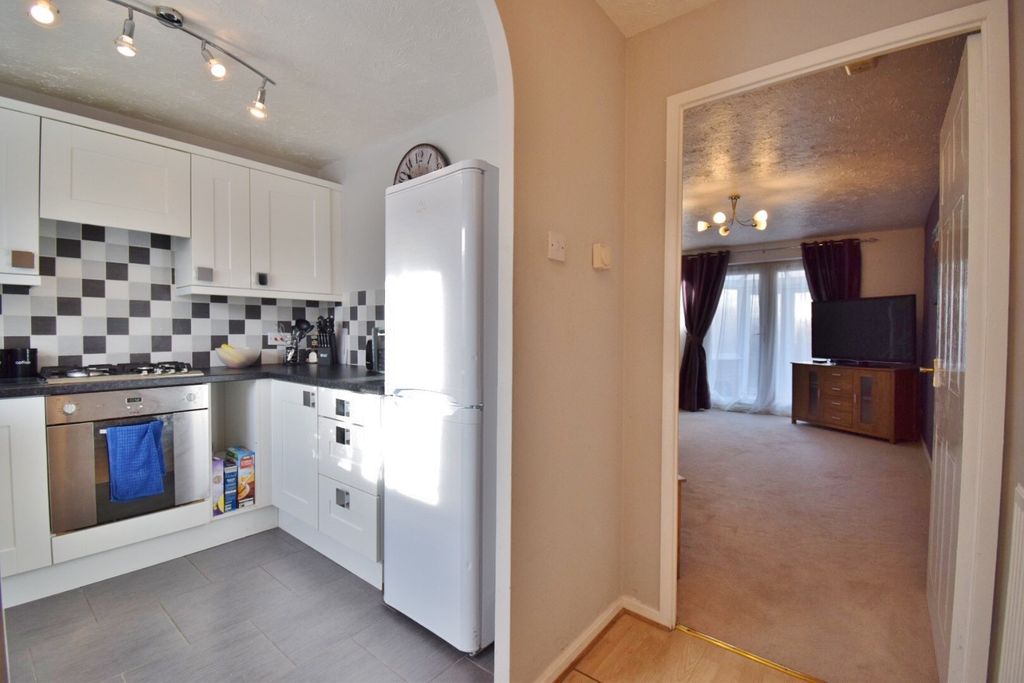 Property photo 2 of 11