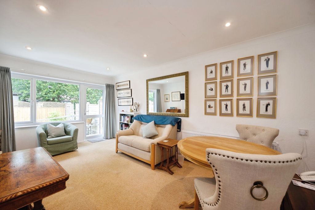 Property photo 3 of 12 Pbox-Img.Jpg