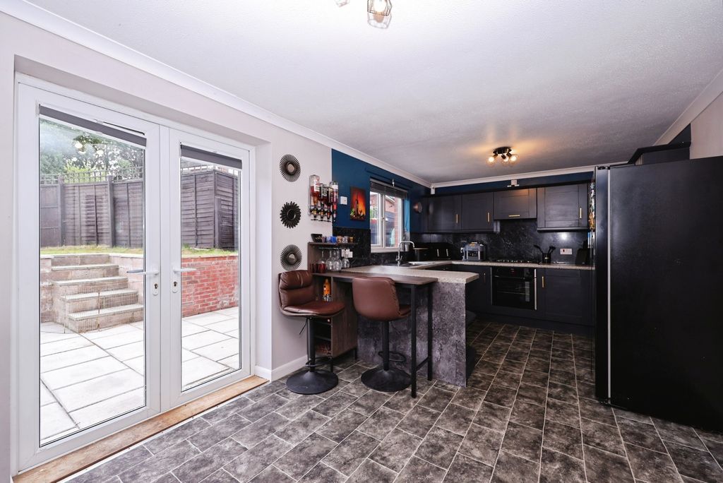 Property photo 3 of 9 Kitchen Dining Room