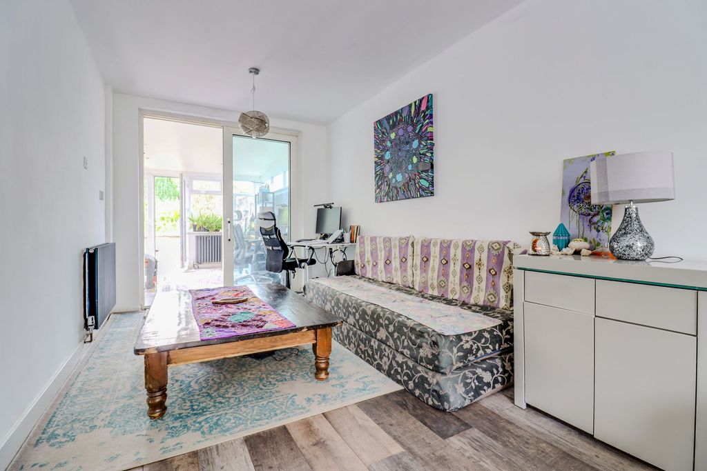 Property photo 3 of 19