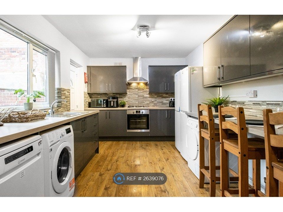 Property photo 1 of 13 Kitchen