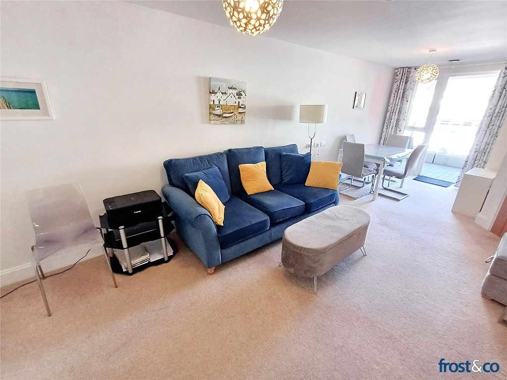 Property photo 1 of 20 Living Room