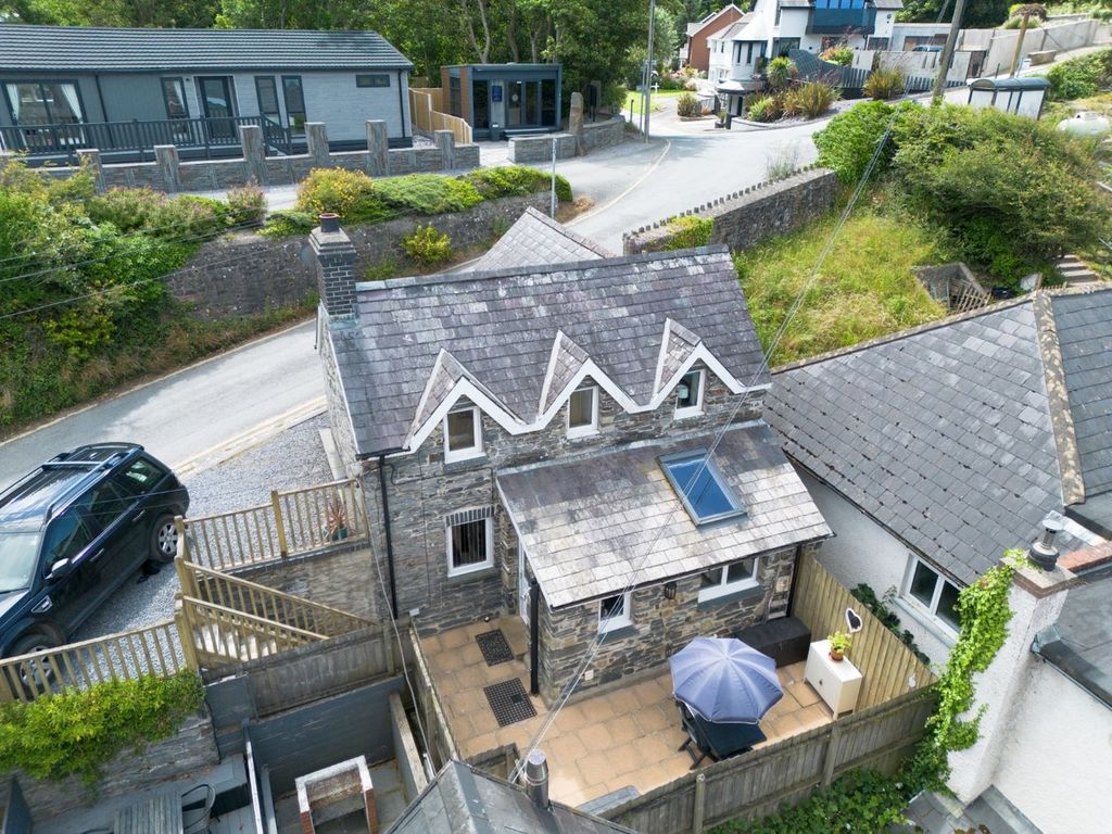 Property photo 2 of 29