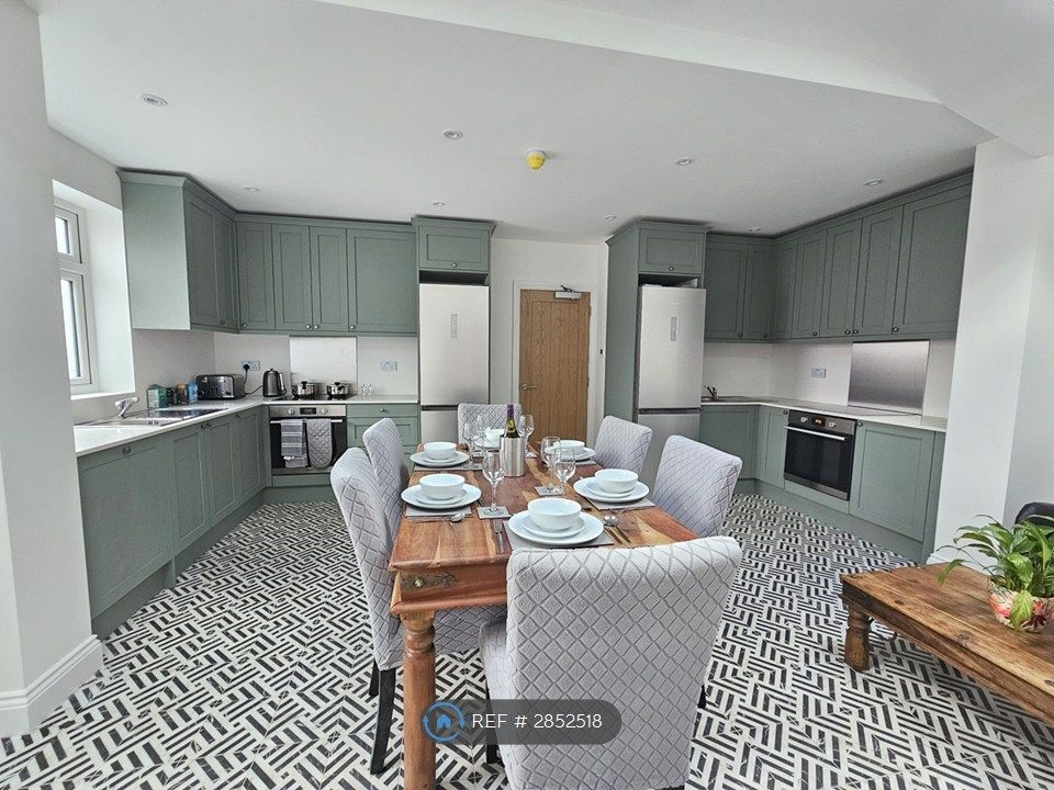 Property photo 1 of 11 23 Sqm Double Kitchen