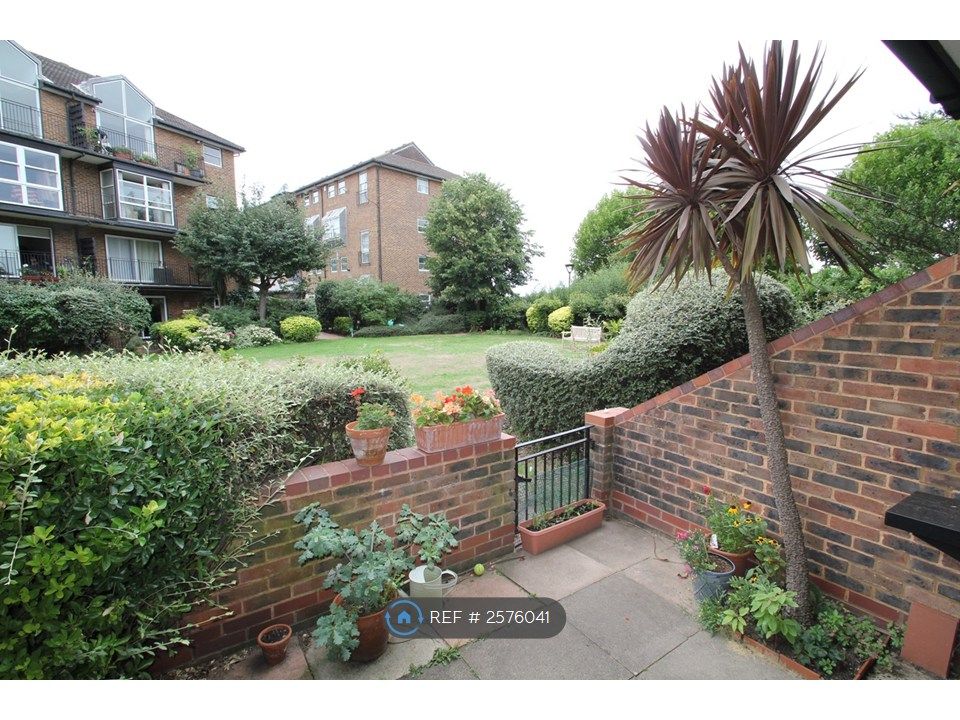 Property photo 1 of 17 Westerly Facing Private &amp; Communal Gardens