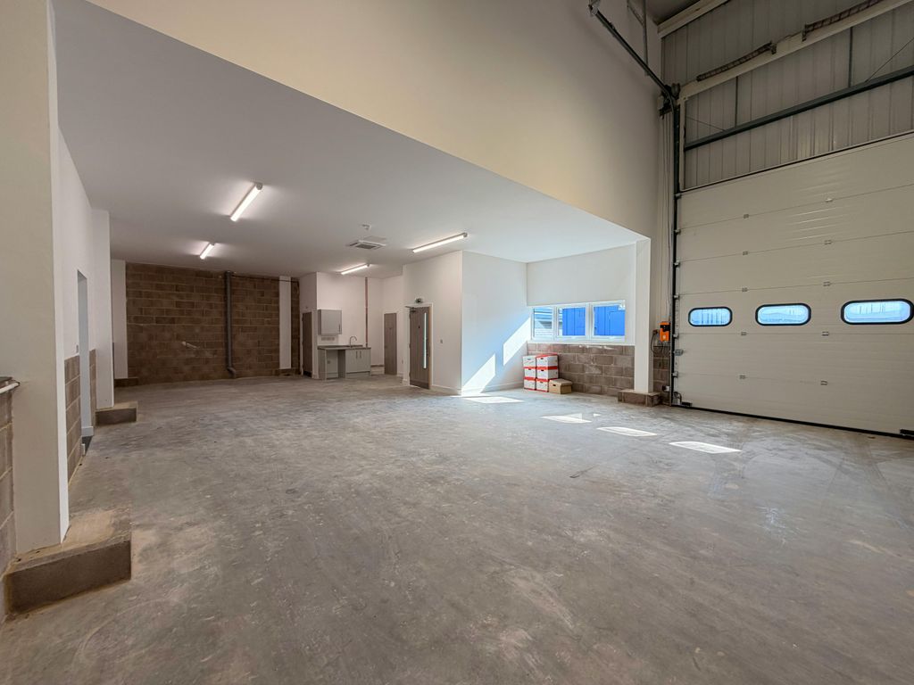 Property photo 2 of 14 Tempimagewobmhk.Jpg