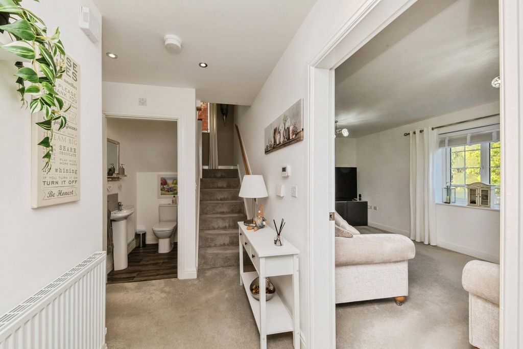 Property photo 3 of 18 Photo