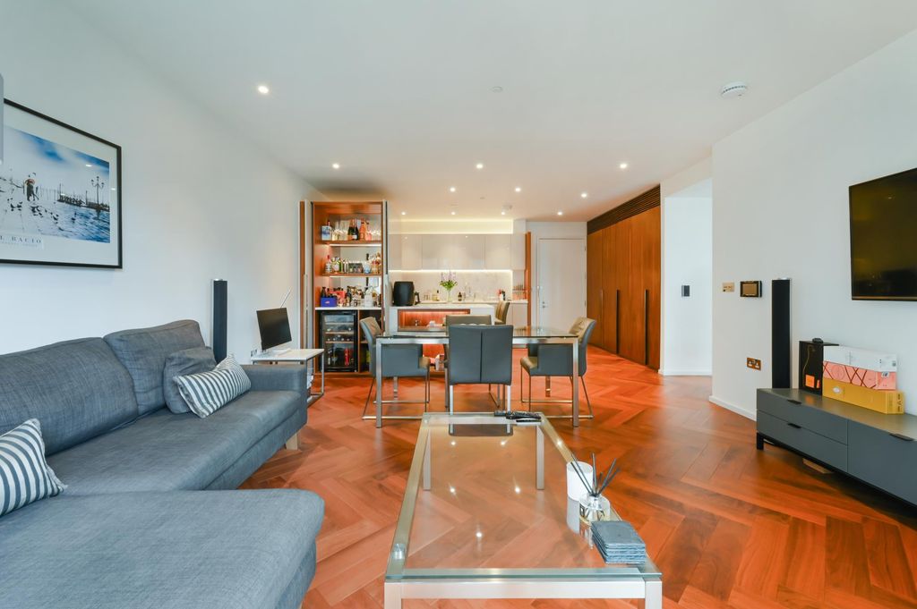 Property photo 3 of 25