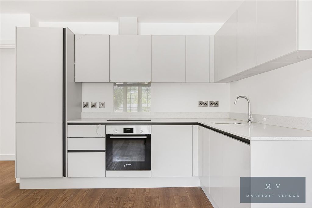 Property photo 2 of 9 Purley Rise 19 Marriott-2.Jpg