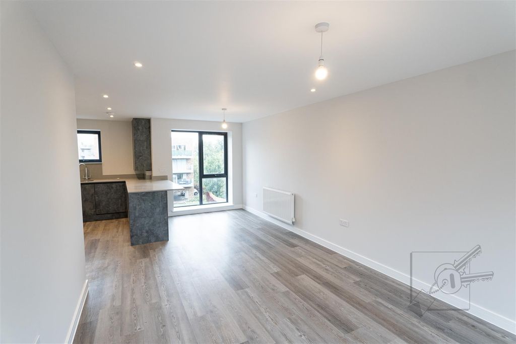 Property photo 3 of 18 Lounge/ Diner