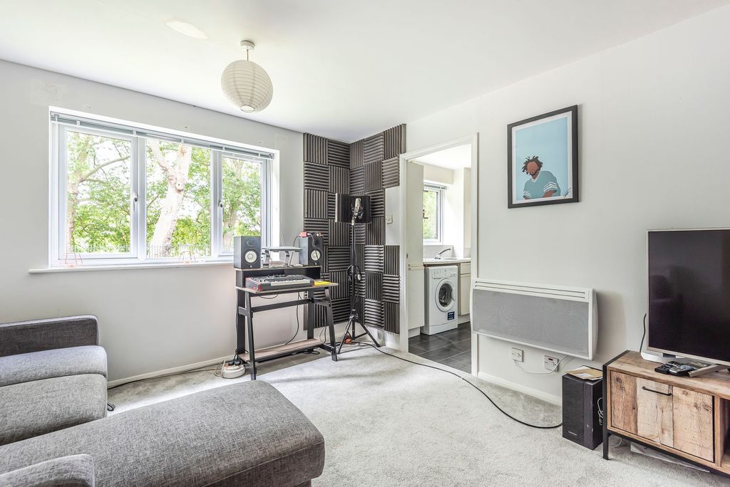 Property photo 1 of 5