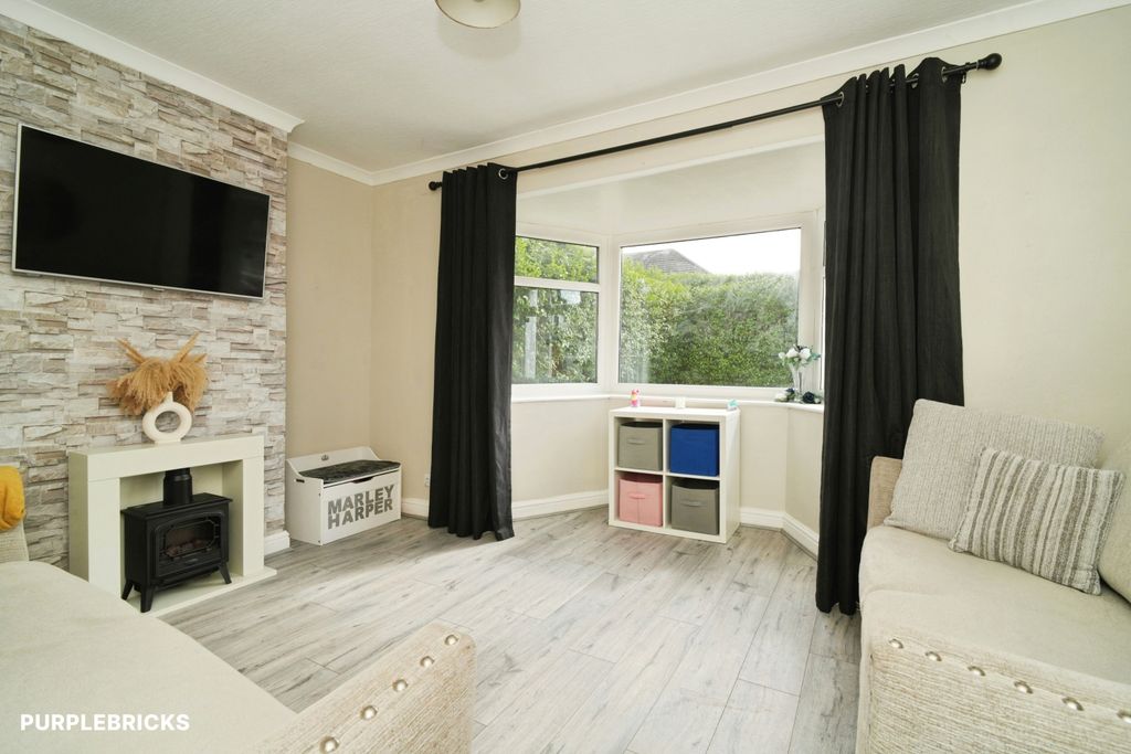 Property photo 3 of 23