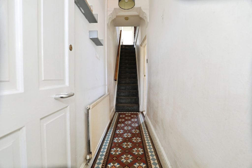 Property photo 2 of 15 Pbox-Img.Jpg