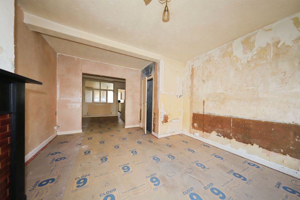 Property photo 3 of 17