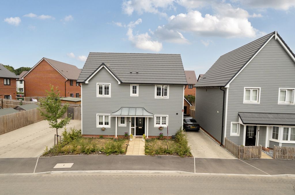 Property photo 1 of 1 1492401-1-6A561Ed...