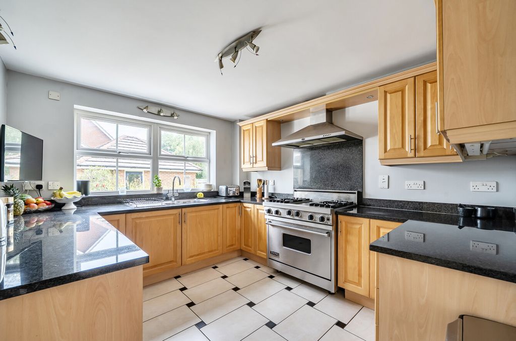 Property photo 3 of 16 1478331-6-6A317ee...