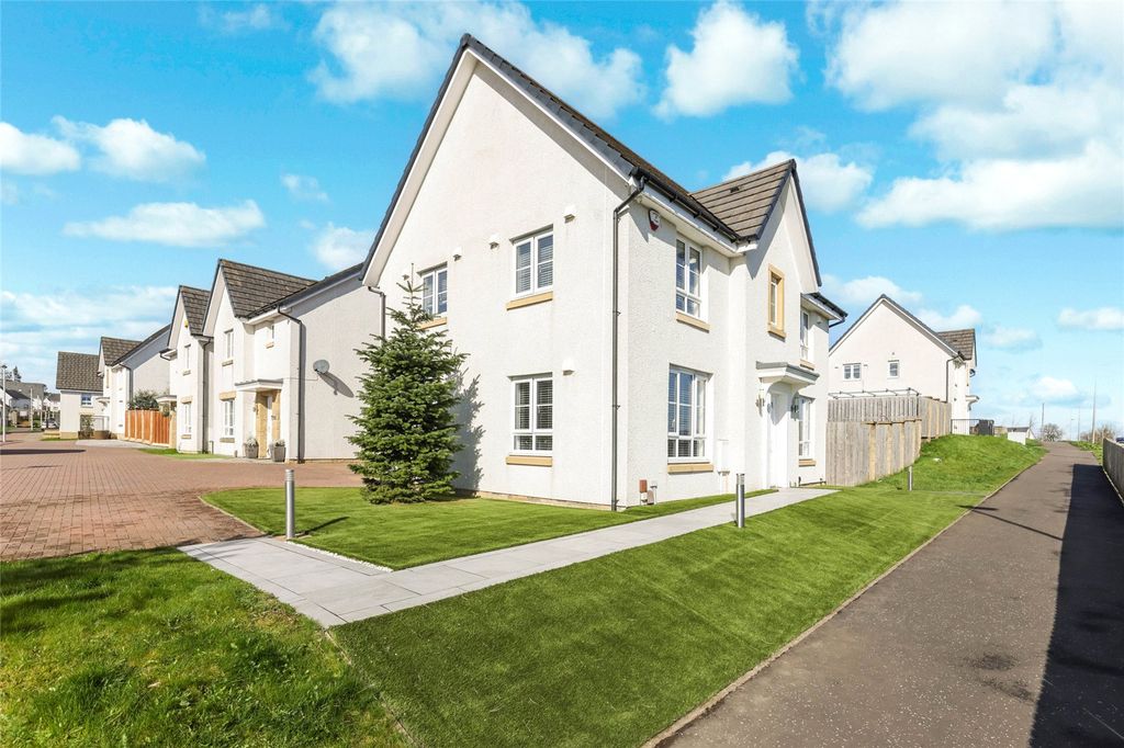 Property photo 1 of 22 Front