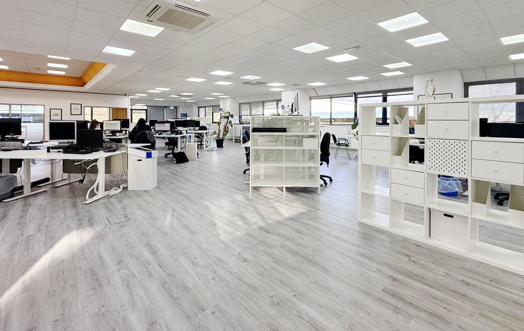 Property photo 3 of 10 1670x1500_Century Park_Office To Let_0000S_0008_Layer 281.Jpg